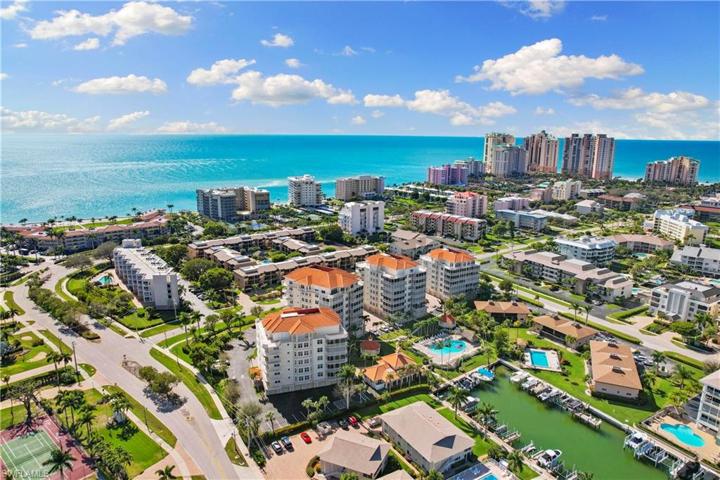 1111  Swallow  AVE, MARCO ISLAND, FL 34145