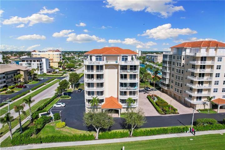 1111  Swallow  AVE, MARCO ISLAND, FL 34145