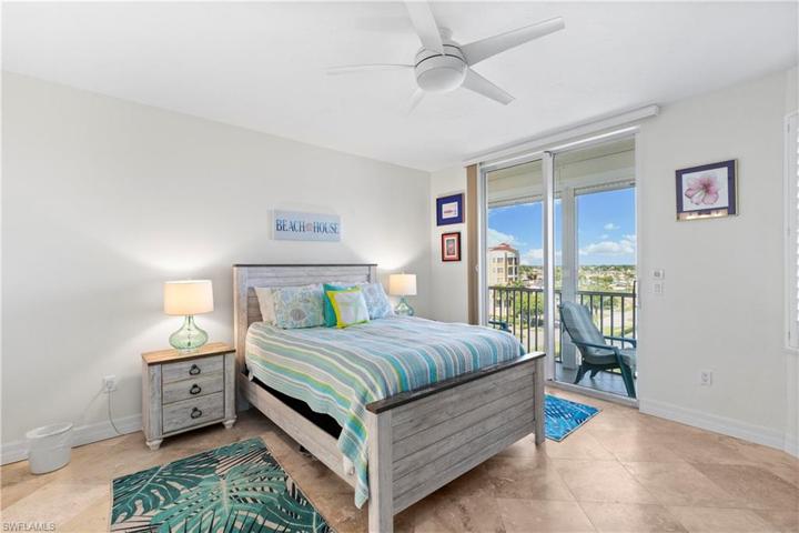 1111  Swallow  AVE, MARCO ISLAND, FL 34145