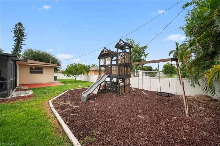 1444 Covington Cir W, Fort Myers, Florida 33919