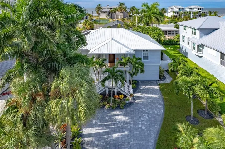 7842 Buccaneer Dr, Fort Myers Beach, Florida 33931