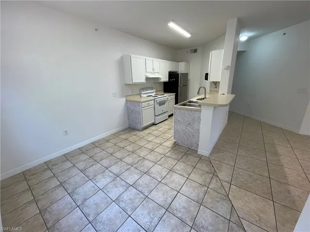 7915 Preserve Cir 217, Naples, Florida 34119