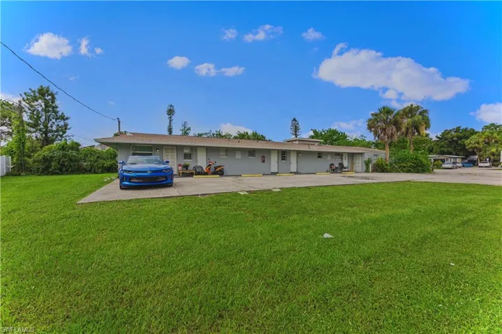 View of front facade with a front lawn