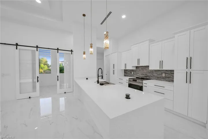 629 SE 26th  TER, Cape Coral, FL 33904