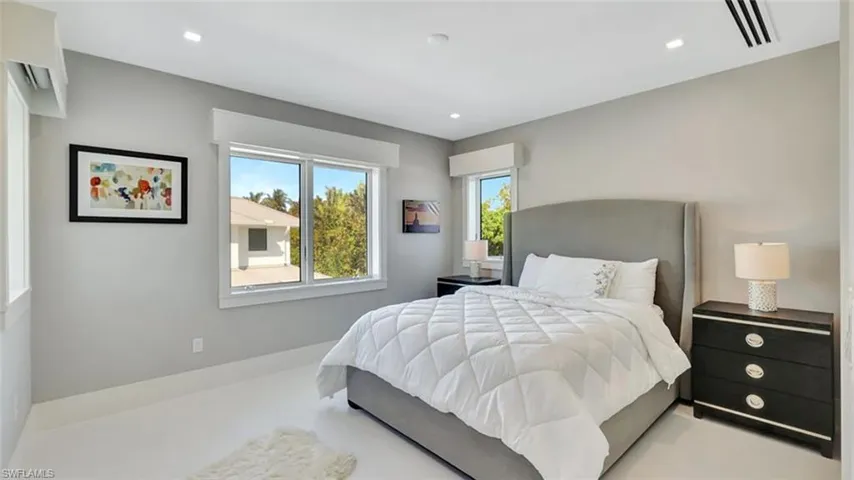 Queen Bed