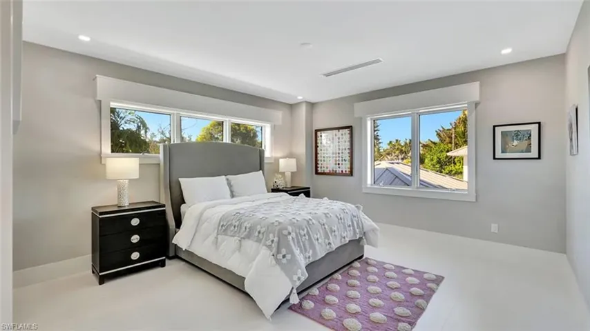 Queen Bed