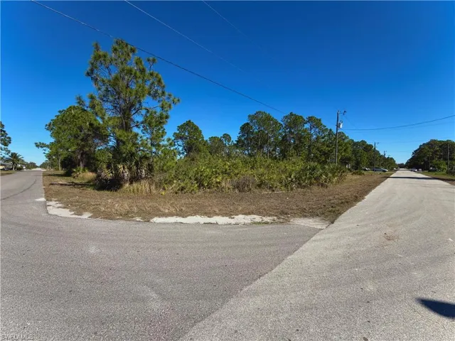 2718 17th St W, Lehigh Acres, Florida 33971