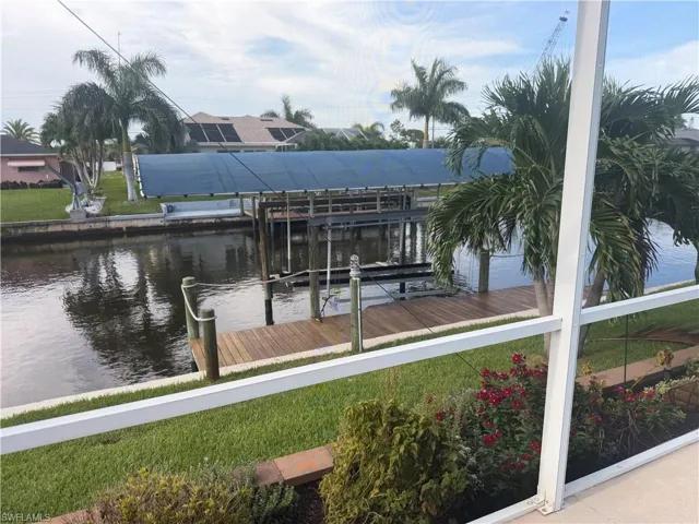 527 40th Ter, Cape Coral, Florida 33914