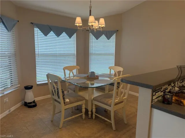 527 40th Ter, Cape Coral, Florida 33914