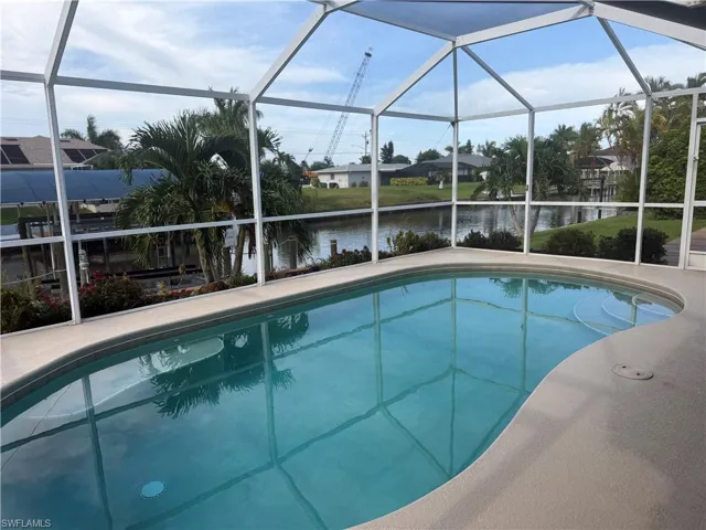 527 40th Ter, Cape Coral, Florida 33914
