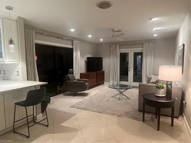 240 Nottingham Dr, Naples, Florida 34109