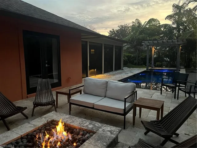 240 Nottingham Dr, Naples, Florida 34109