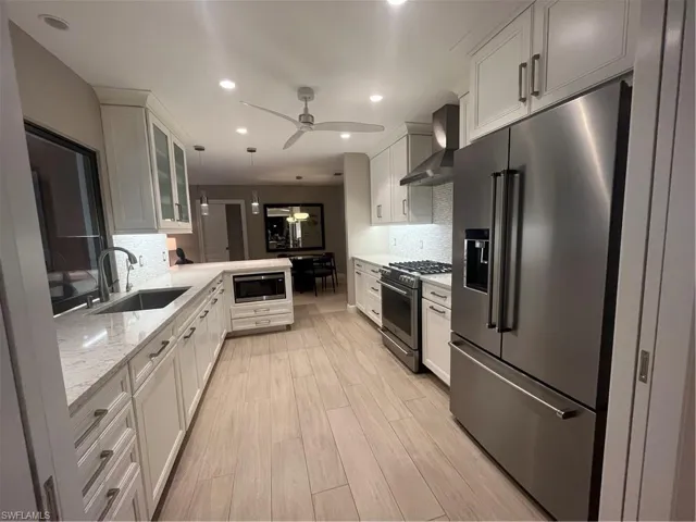 240 Nottingham Dr, Naples, Florida 34109