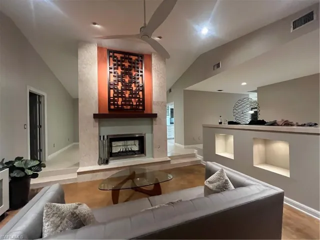 240 Nottingham Dr, Naples, Florida 34109