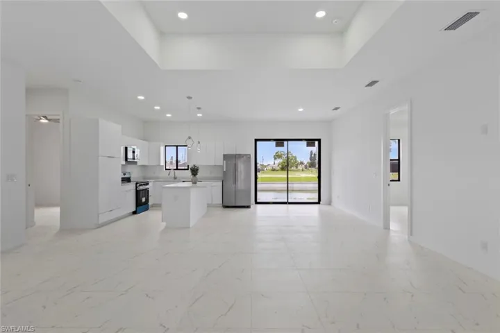 2130 Ne 26th St, Cape Coral, Florida 33909