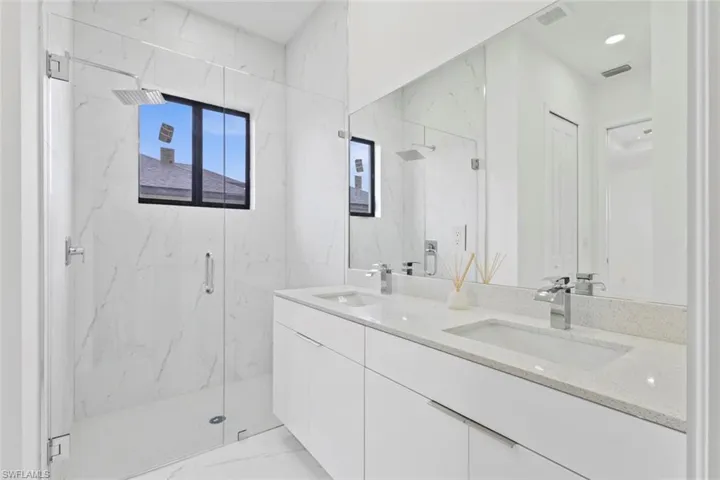 2130 Ne 26th St, Cape Coral, Florida 33909