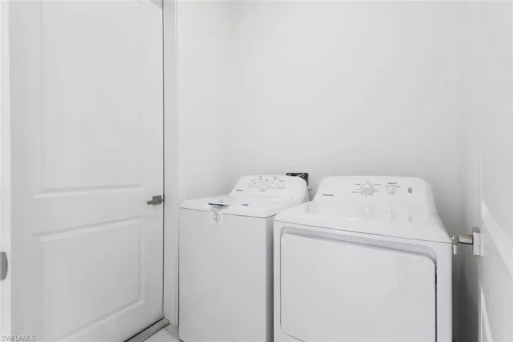 2130 Ne 26th St, Cape Coral, Florida 33909