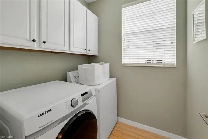 554  3rd S AVE, Naples, FL 34102