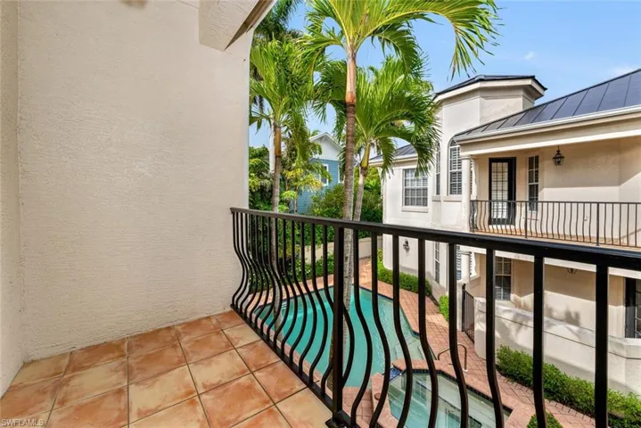 554  3rd S AVE, Naples, FL 34102