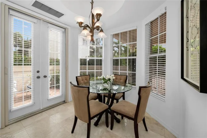 554  3rd S AVE, Naples, FL 34102