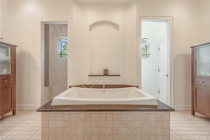 3917  La Vida  WAY, Cape Coral, FL 33993