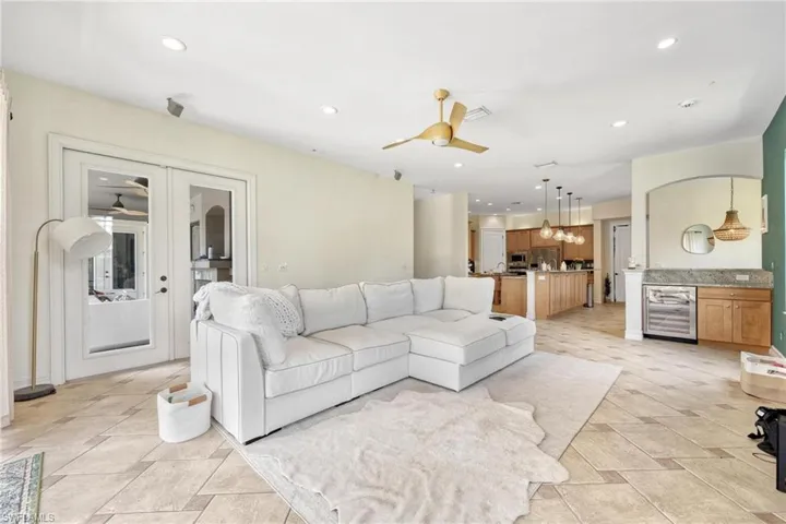 3917  La Vida  WAY, Cape Coral, FL 33993