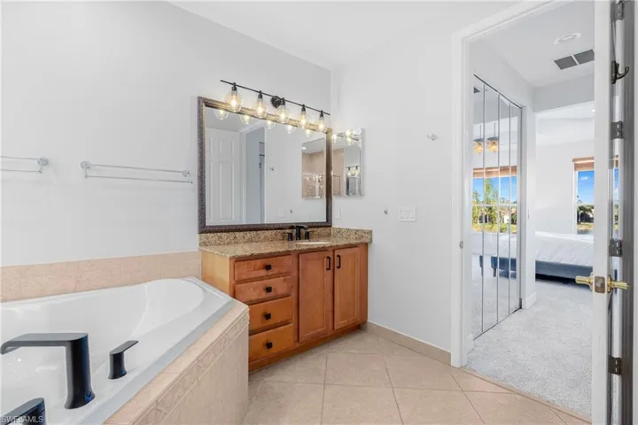 10487 Winged Elm Ln, Fort Myers, Florida 33913