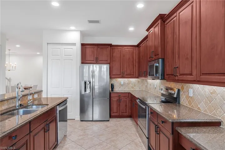 10487 Winged Elm Ln, Fort Myers, Florida 33913
