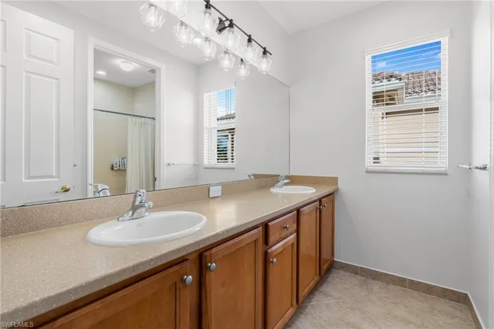 10487 Winged Elm Ln, Fort Myers, Florida 33913