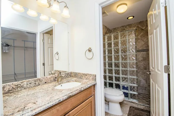 180 Furse Lakes Cir E8, Naples, Florida 34104