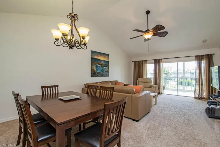 180 Furse Lakes Cir E8, Naples, Florida 34104