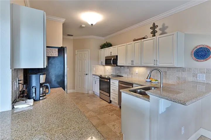 175 Barefoot Cir, Bonita Springs, Florida 34134