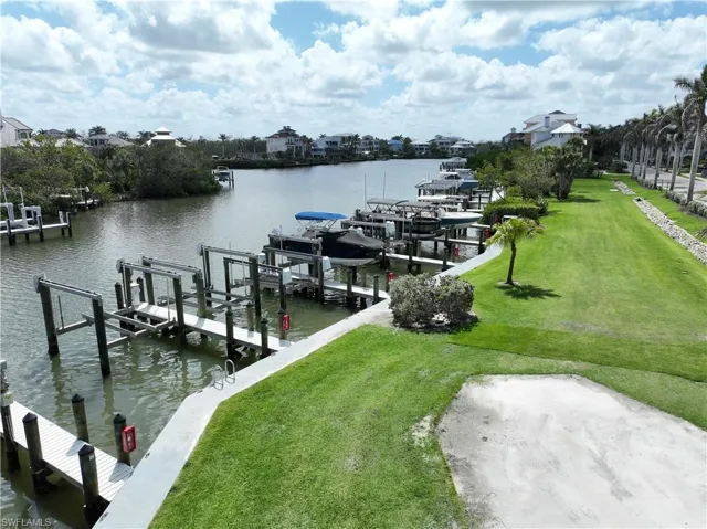 175 Barefoot Cir, Bonita Springs, Florida 34134