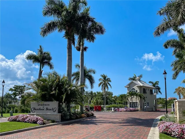 175 Barefoot Cir, Bonita Springs, Florida 34134