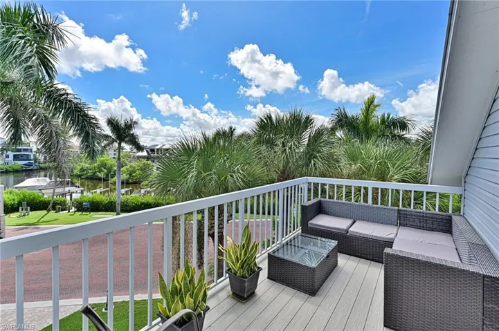 175 Barefoot Cir, Bonita Springs, Florida 34134