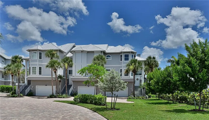 175 Barefoot Cir, Bonita Springs, Florida 34134
