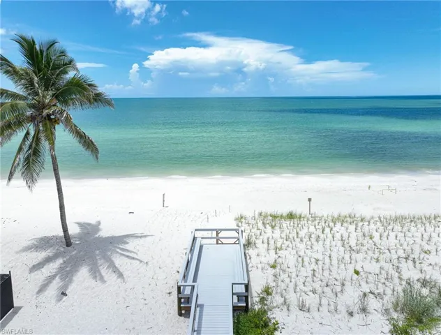 175 Barefoot Cir, Bonita Springs, Florida 34134