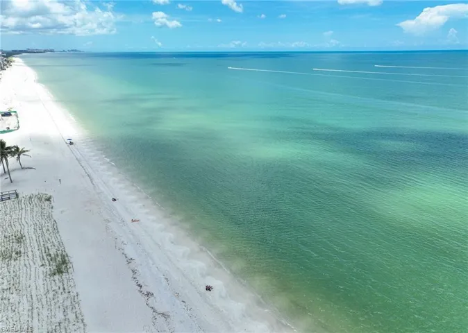 175 Barefoot Cir, Bonita Springs, Florida 34134