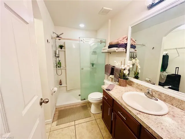 Main bathroom