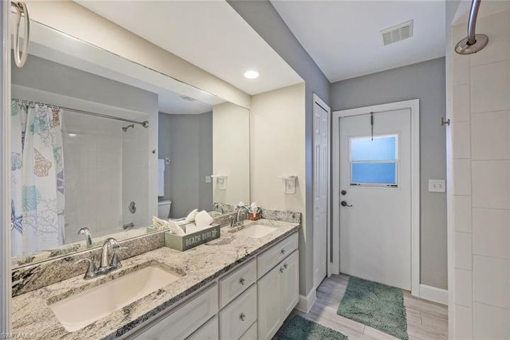 Main Bath with pool access