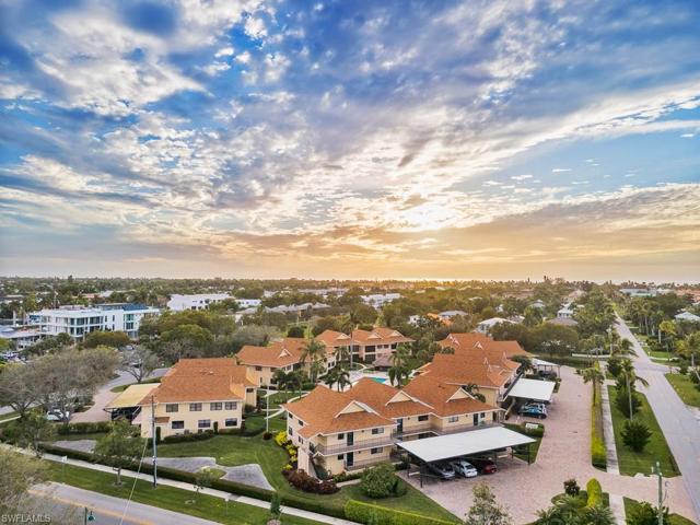 Just blocks from the beautiful Naples beaches