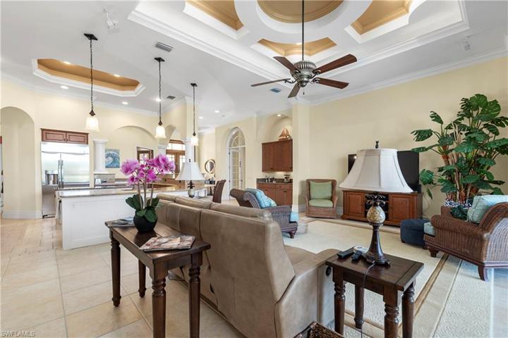 CUSTOM CEILING