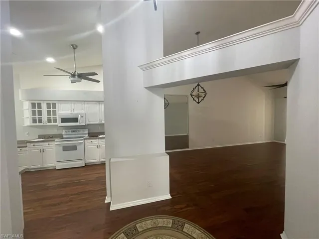 5708 Greenwood Cir 48, Naples, Florida 34112