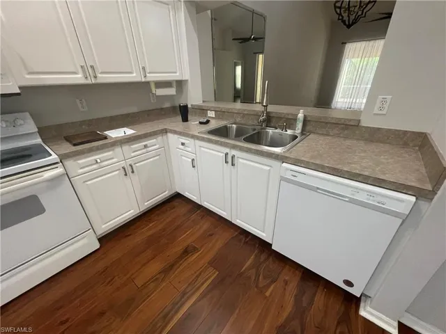 5708 Greenwood Cir 48, Naples, Florida 34112