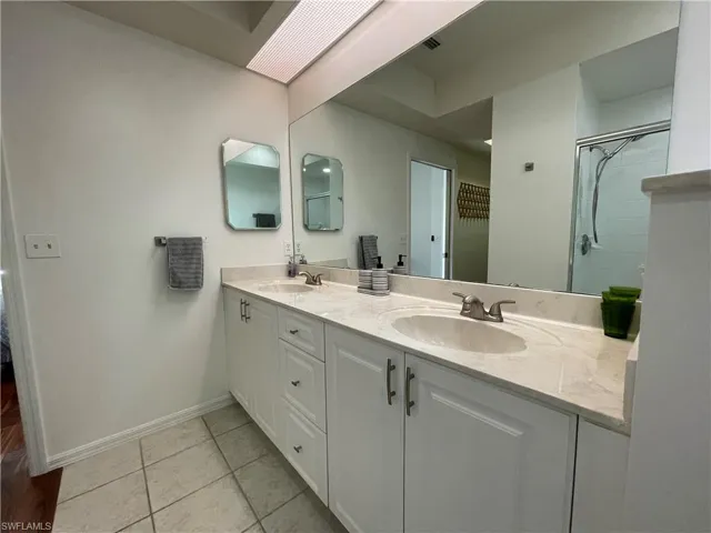 5708 Greenwood Cir 48, Naples, Florida 34112