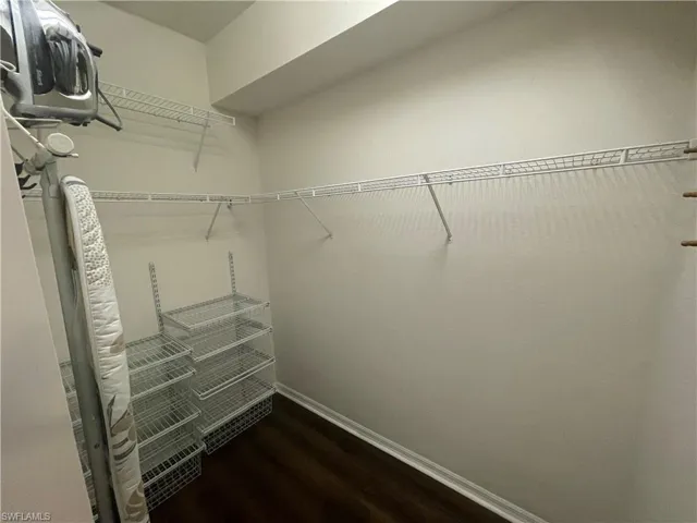 5708 Greenwood Cir 48, Naples, Florida 34112