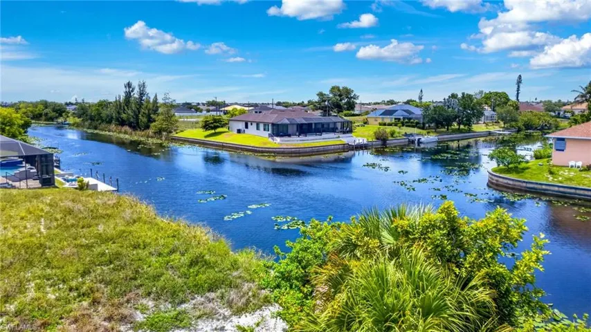 301 Nw 5th Ter, Cape Coral, Florida 33993