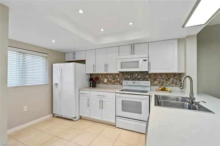 138  Cypress E WAY, Naples, FL 34110