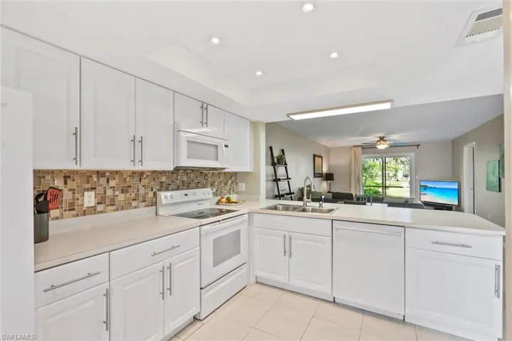 138  Cypress E WAY, Naples, FL 34110