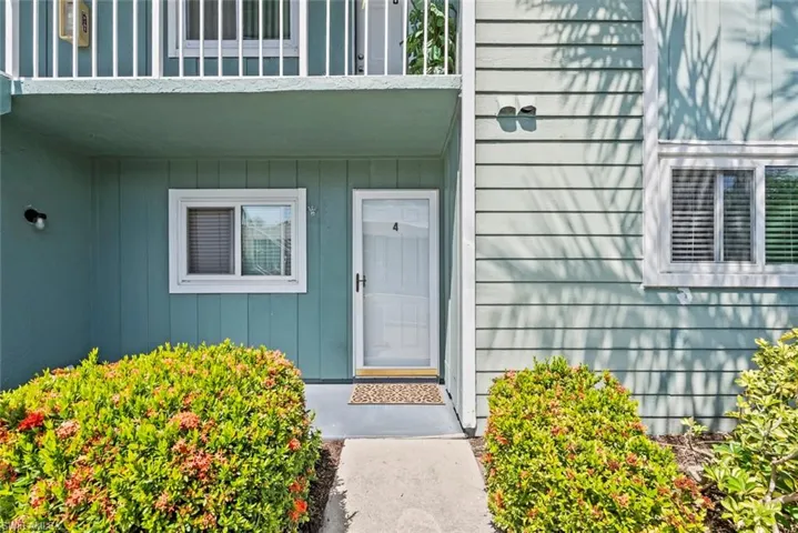 138  Cypress E WAY, Naples, FL 34110